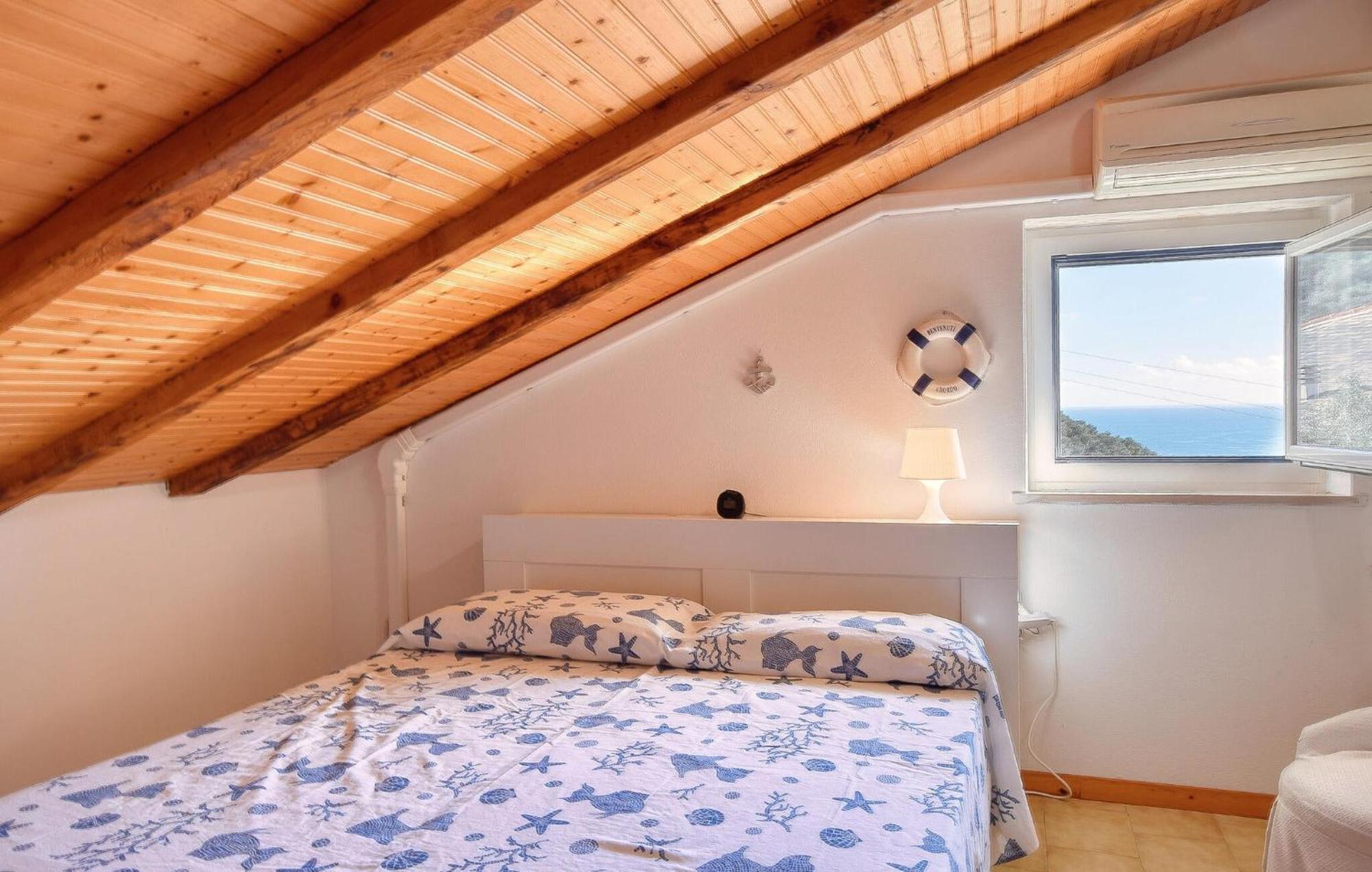 2 Bedroom Stunning Apartment In Монелья Экстерьер фото